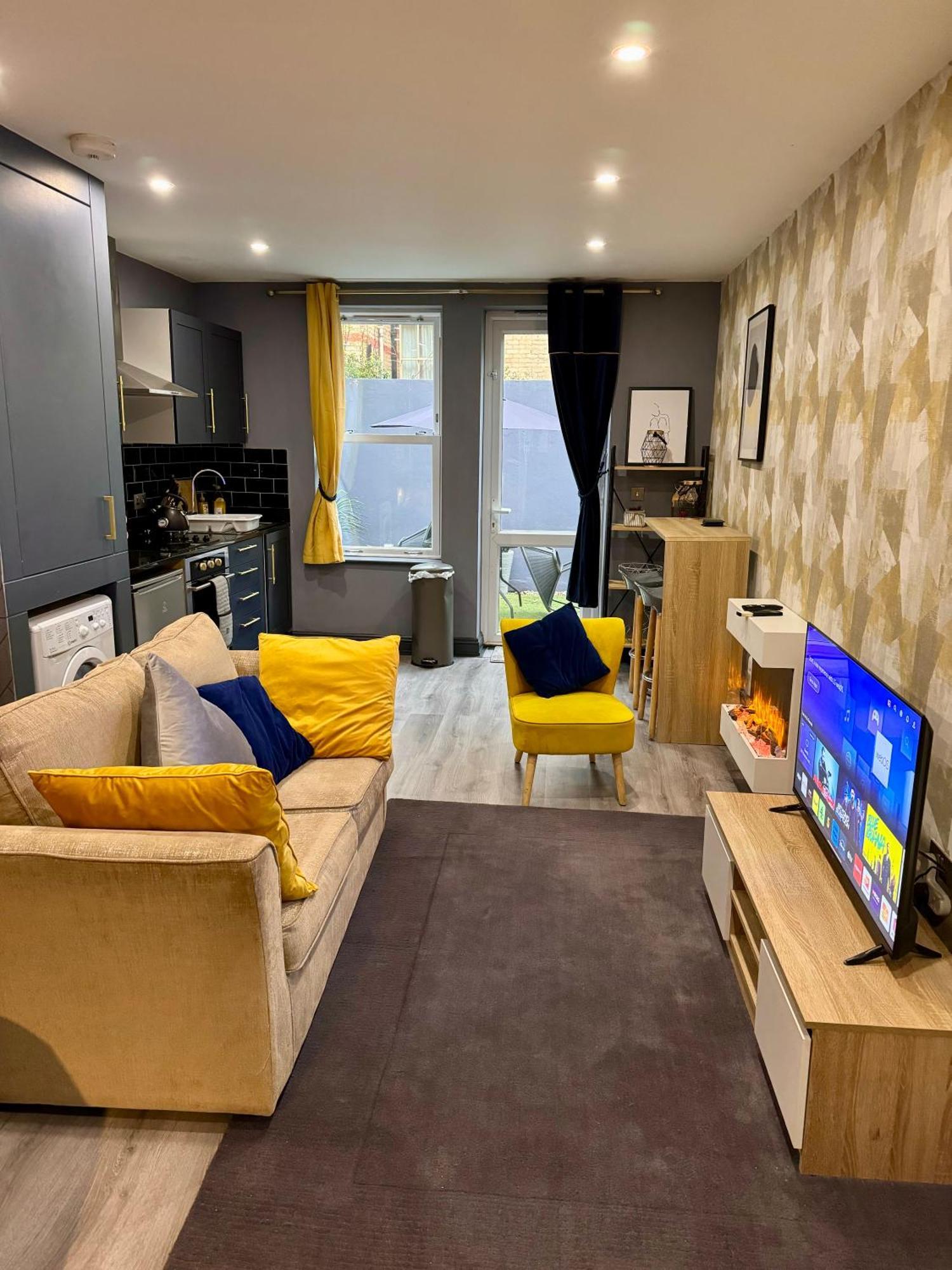 Stylish Studio Flat With Private Patio Appartement Bournemouth Buitenkant foto